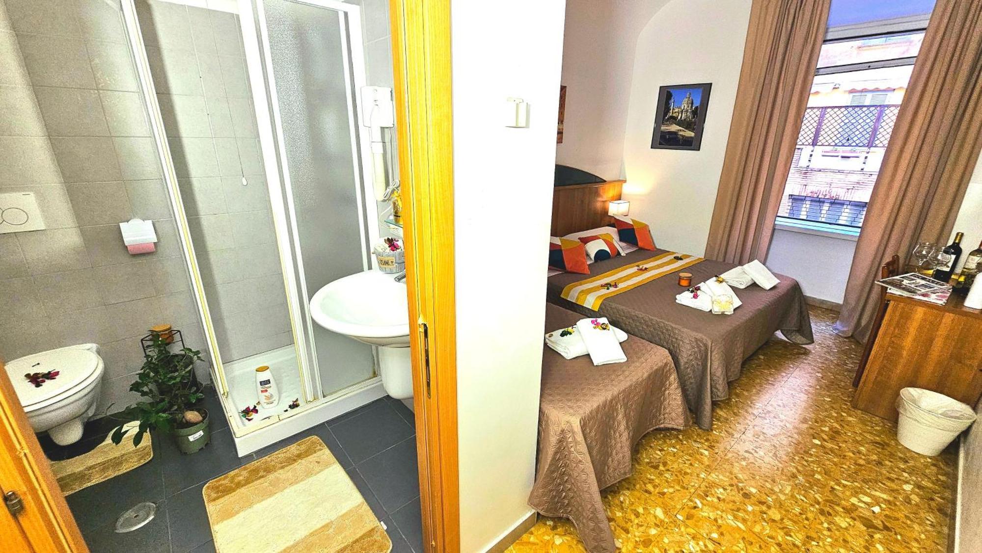 Bed and Breakfast A Casa Simpatia Roma - Free Parking If You Book 4 Nights Exterior foto