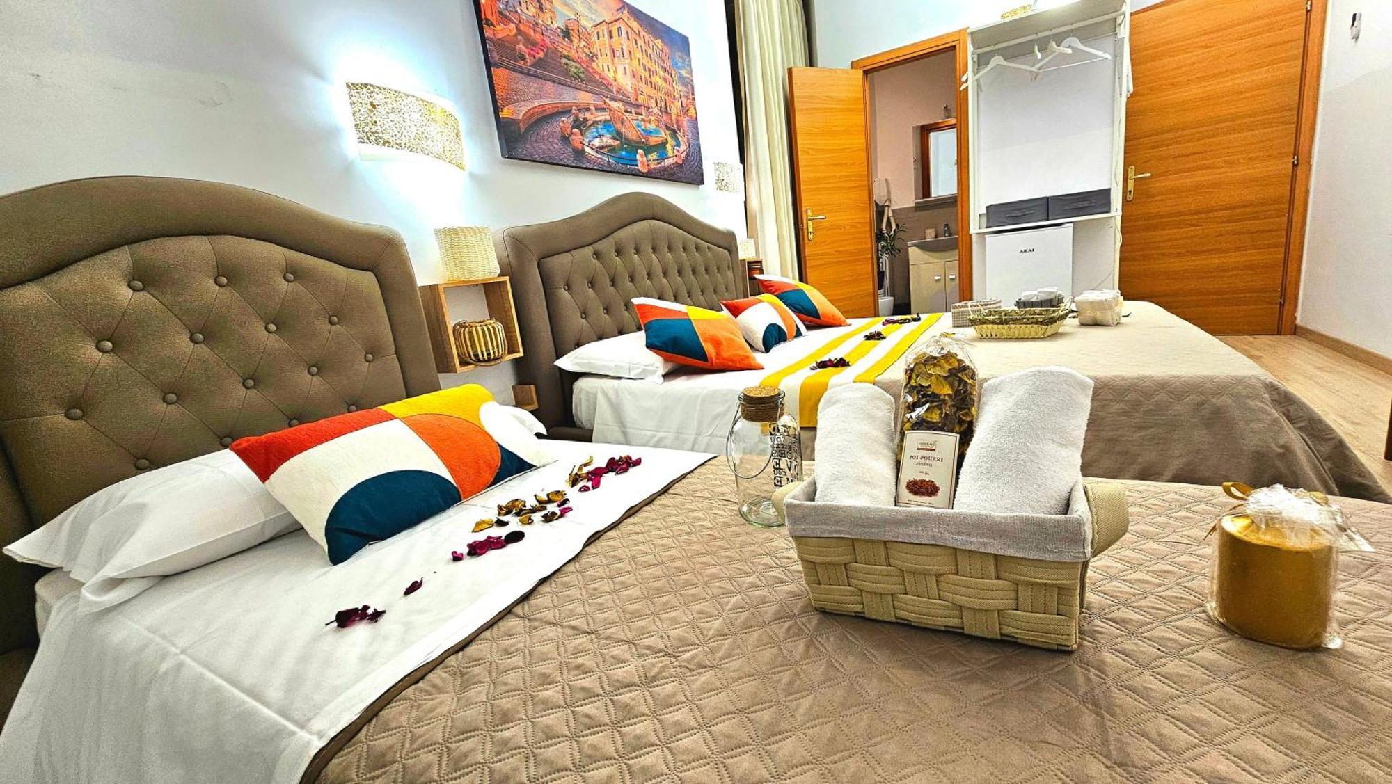 Bed and Breakfast A Casa Simpatia Roma - Free Parking If You Book 4 Nights Exterior foto